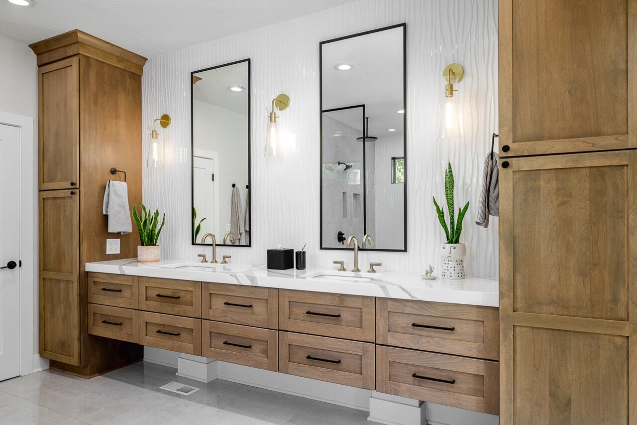 Elegance bathroom mirror fixtures with wooden pillar cabinets
