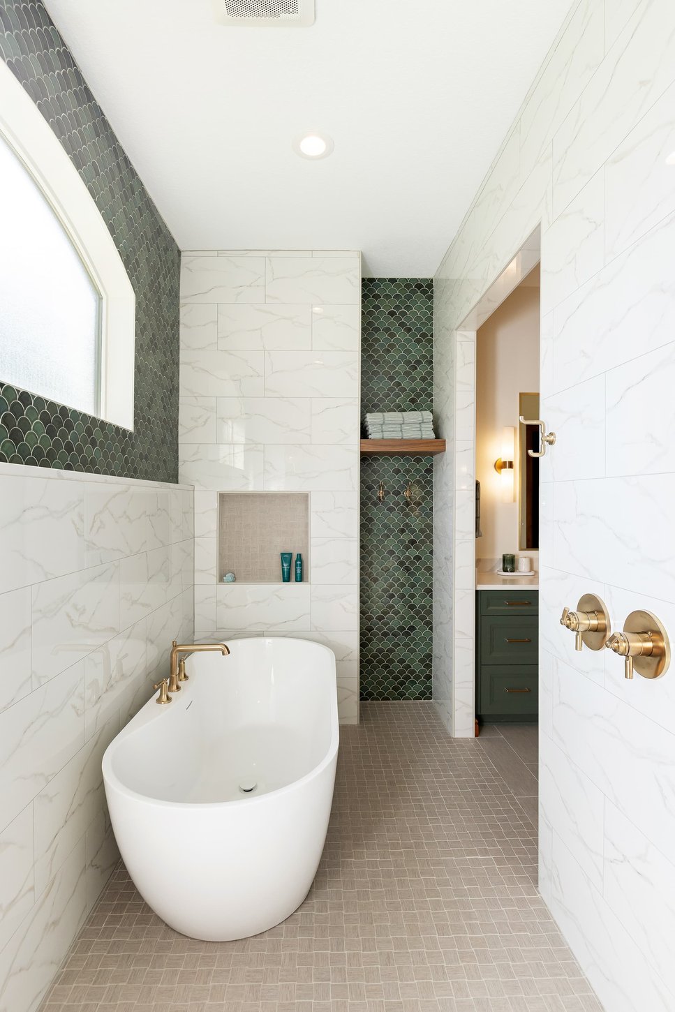 Full View of a Bathtub in a Wet Room | Compelling Homes